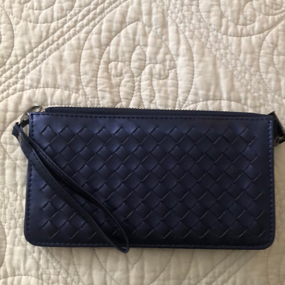 Navy Metallic Woven Wristlet